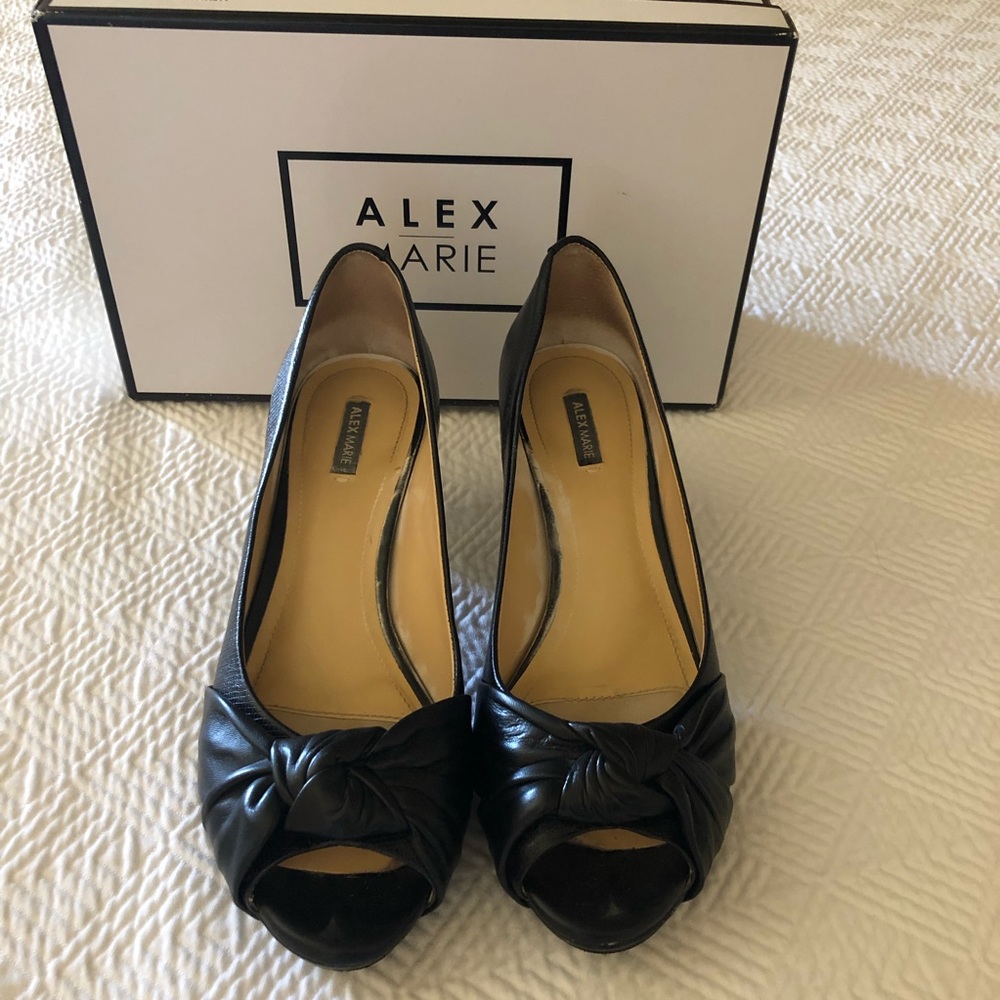 Black Open Toe pumps - Picture 2 of 4